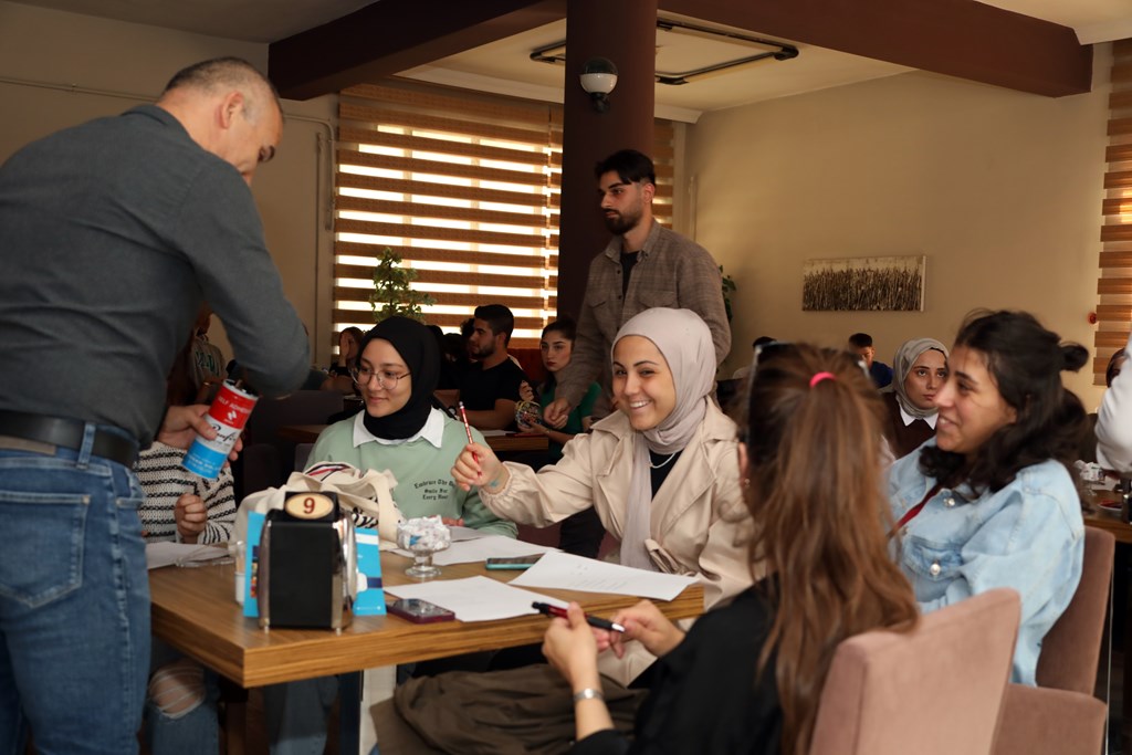 Üniversitemiz Yabancı Diller Yüksekokulu Müdürlüğü tarafından Dil Cafe